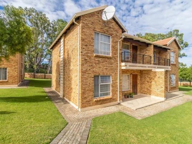Apartment for rent in Roodepoort-Noord, Roodepoort
