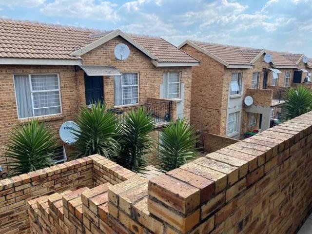 Apartment for sale in West Rand Garden estates, Westonaria Local Municipality