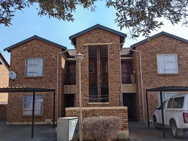 Apartment for sale in Nooitgedacht, Gauteng