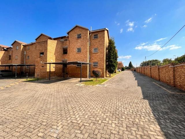 Apartment for sale in Roodepoort, City of Johannesburg Metropolitan Municipality