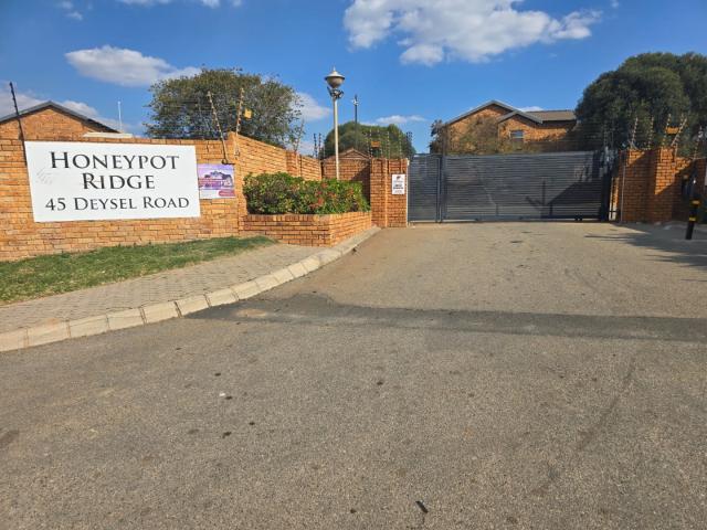 Apartment for sale in Nooitgedacht, Gauteng