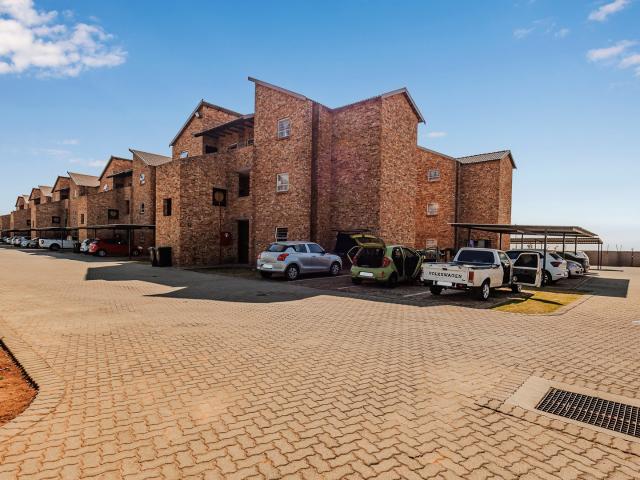 Apartment for sale in Nooitgedacht, Gauteng