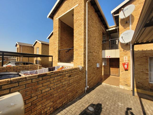 Apartment for sale in Nooitgedacht, Gauteng