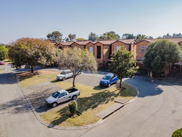 Apartment for sale in Roodepoort, City of Johannesburg Metropolitan Municipality