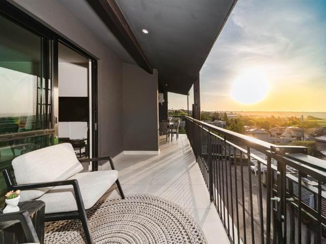 Apartment for sale in Johannesburg, North & Sandton