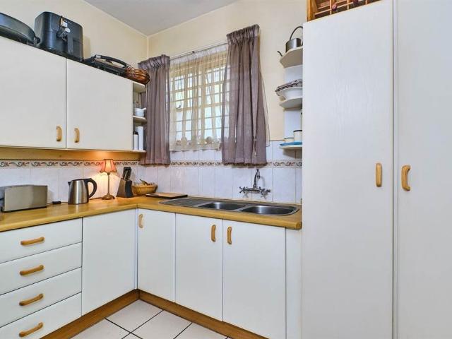 Apartment for sale in Johannesburg, North & Sandton