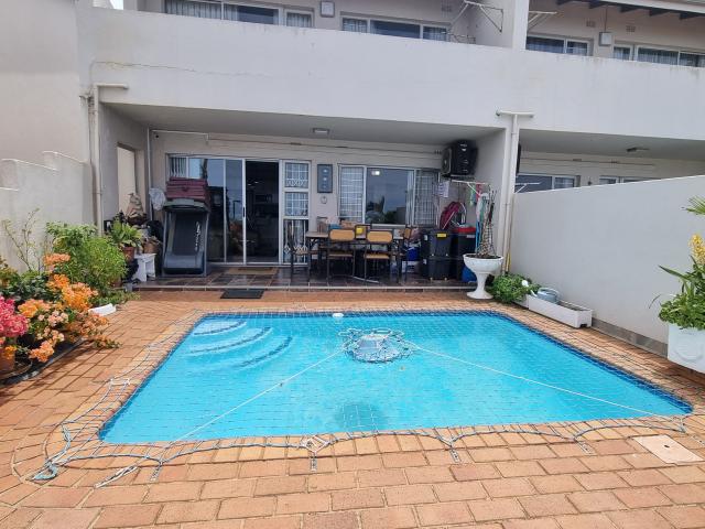 Apartment for sale in Kingsburgh, Kwazulu-natal