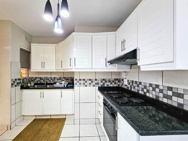 Apartment for sale in Seaview, Kwazulu-natal