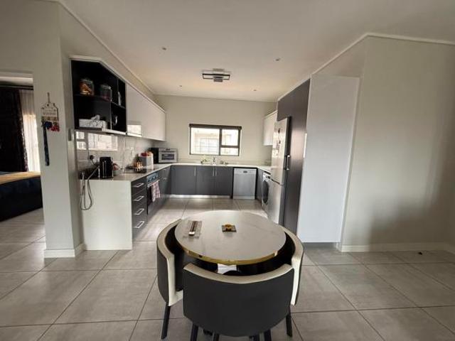 Apartment for rent in Seaview, Kwazulu-natal