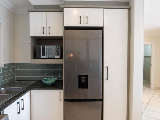 Apartment for sale in Jeffreys Bay, Eastern Cape