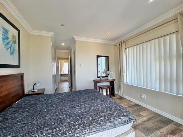 Apartment for sale in Jeffreys Bay, Kouga Local Municipality