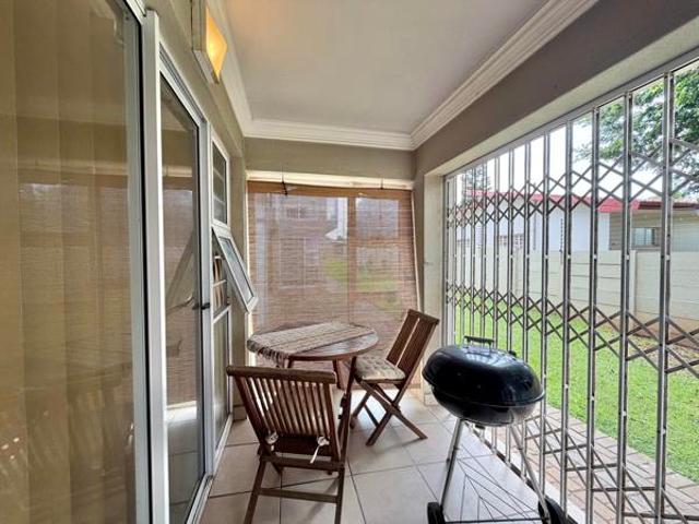 Apartment for sale in Jeffreys Bay, Kouga Local Municipality