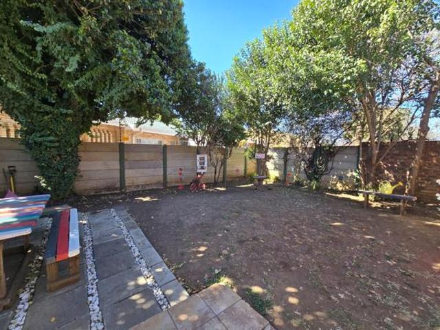 Apartment for sale in Dr Kenneth Kaunda, North West