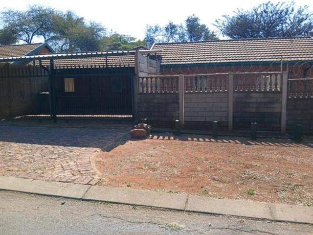 Apartment for rent in Waterkloof, Gauteng