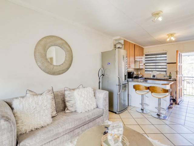 Apartment for sale in Akasia, Gauteng