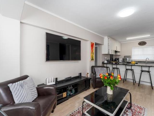 Apartment for sale in Cape Town, Western Cape