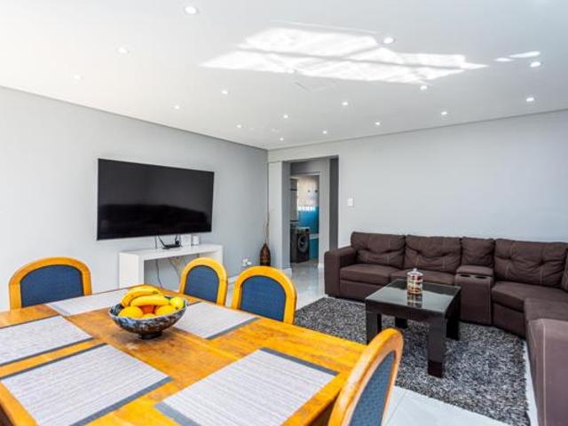 Apartment for sale in Cape Town, Western Cape
