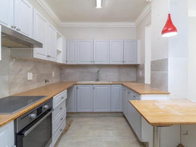 Apartment for sale in Cape Town, Western Cape