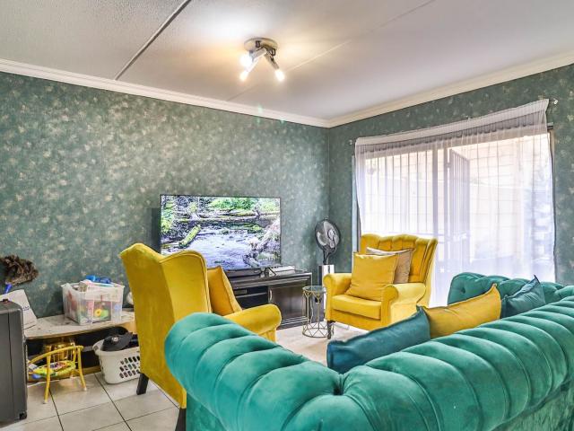 Apartment for sale in Vosloorus, Gauteng