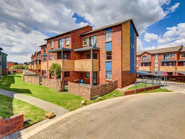 Apartment for sale in Vosloorus, Gauteng