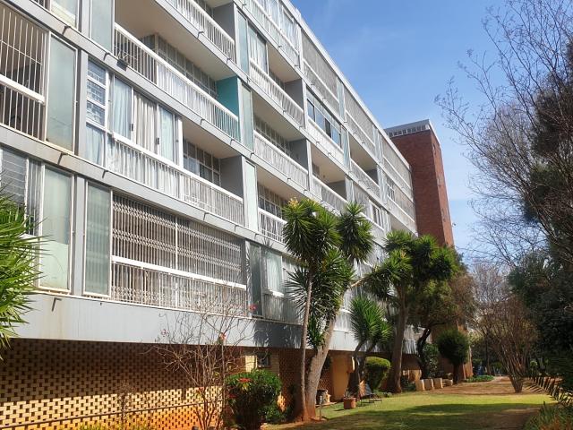 Apartment for sale in Vosloorus, Gauteng