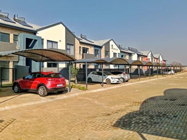 Apartment for rent in Waterkloof, Gauteng