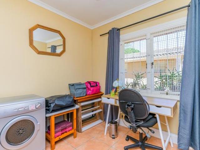 Apartment for rent in Seaview, Kwazulu-natal