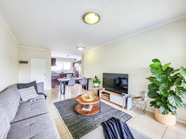 Apartment for sale in Johannesburg, City of Johannesburg Metropolitan Municipality