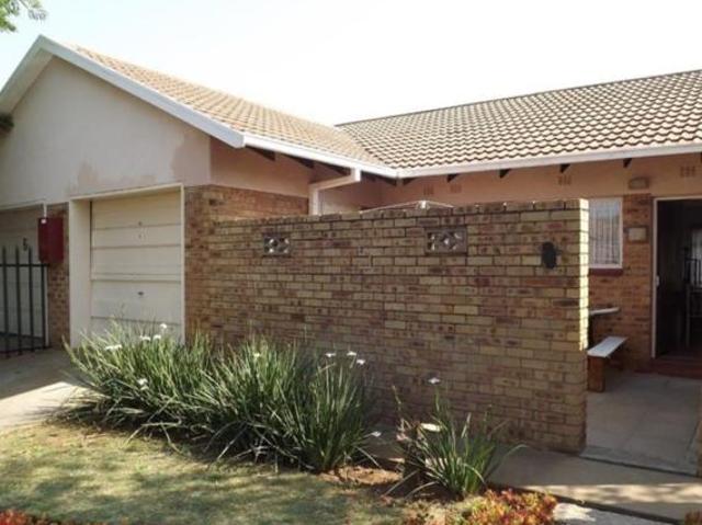 Apartment for sale in Dr Kenneth Kaunda, North West