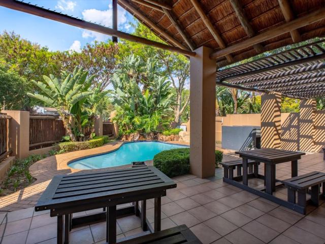 Apartment for sale in Sandton, City of Johannesburg Metropolitan Municipality