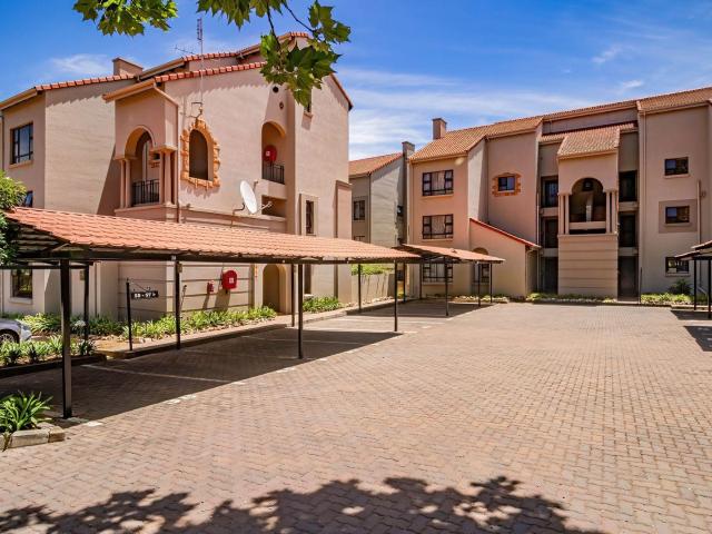 Apartment for sale in Sandton, City of Johannesburg Metropolitan Municipality