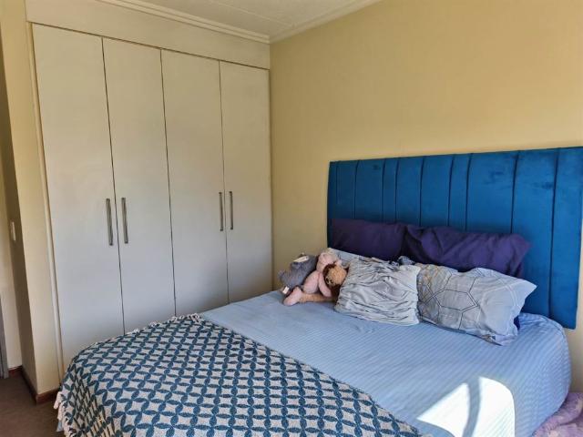 Flat for sale in Vosloorus, Gauteng