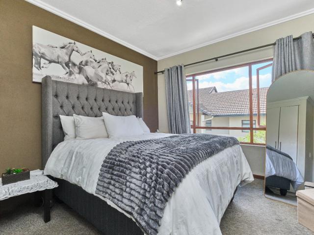 Apartment for sale in Sandton, City of Johannesburg Metropolitan Municipality