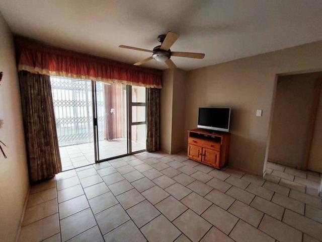 Apartment for sale in Margate, Hibiscus Coast Local Municipality