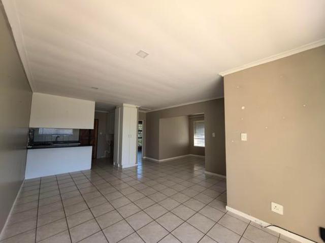 Apartment for rent in Jeffreys Bay, Kouga Local Municipality