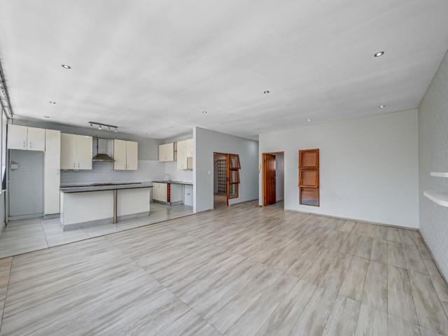 Apartment for sale in Vosloorus, Gauteng