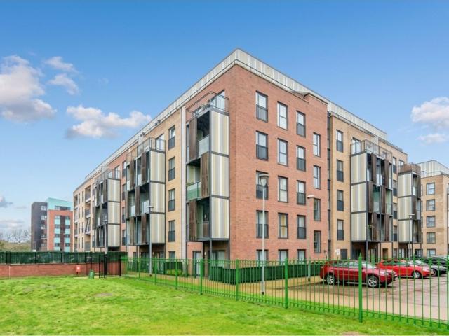 Apartment for rent in Rush Green, Greater London