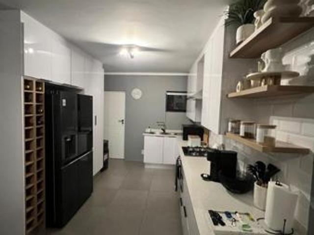 Apartment for rent in Waterkloof, Gauteng