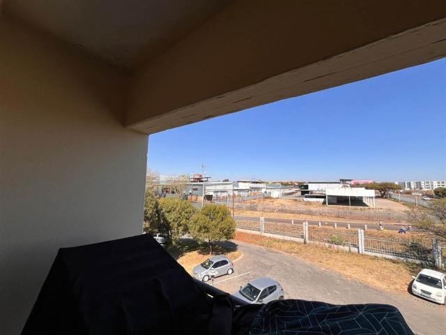Apartment for sale in Vosloorus, Gauteng