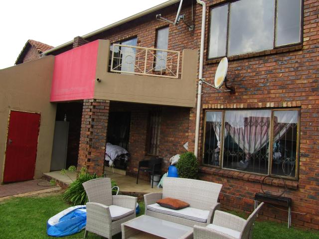 Apartment for sale in Vosloorus, Gauteng