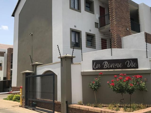 Apartment for rent in Waterkloof, Gauteng