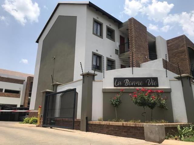 Apartment for rent in Waterkloof, Gauteng