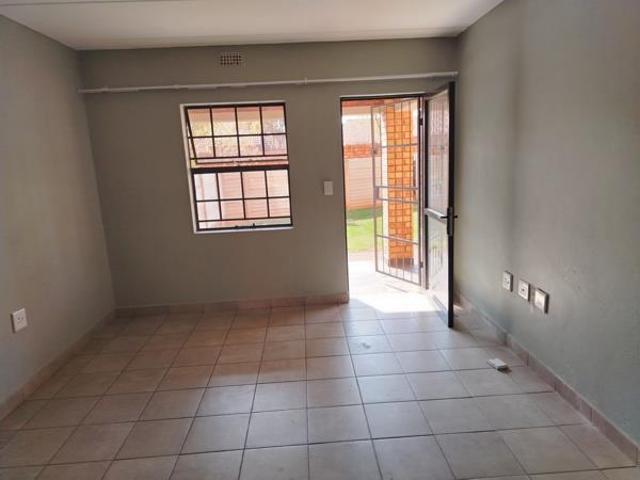 Apartment for rent in Waterkloof, Gauteng