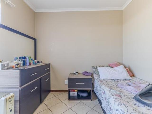 Apartment for rent in Waterkloof, Gauteng