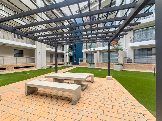 Apartment for sale in Johannesburg, North & Sandton
