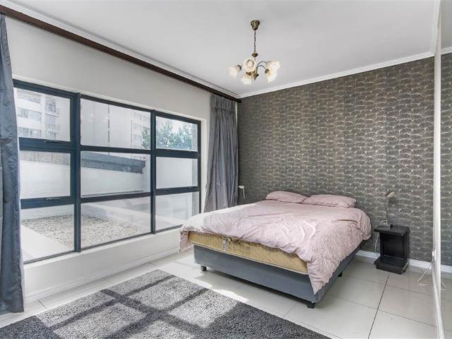Apartment for sale in Johannesburg, North & Sandton