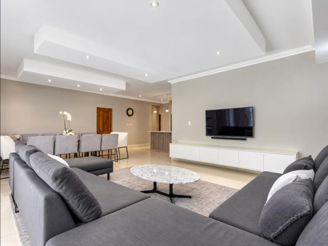 Apartment for sale in Sandton, City of Johannesburg Metropolitan Municipality