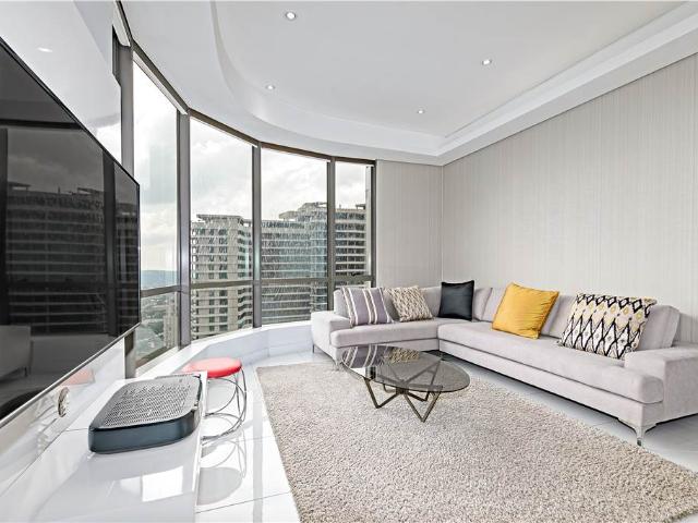 Apartment for sale in Johannesburg, North & Sandton