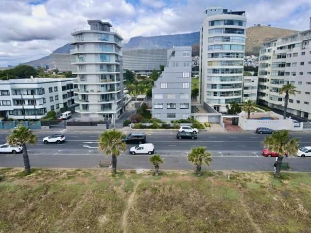 Apartment for rent in Green Point, Cape Town