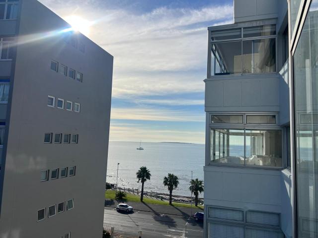 Apartment for rent in Mouille Point, Cape Town